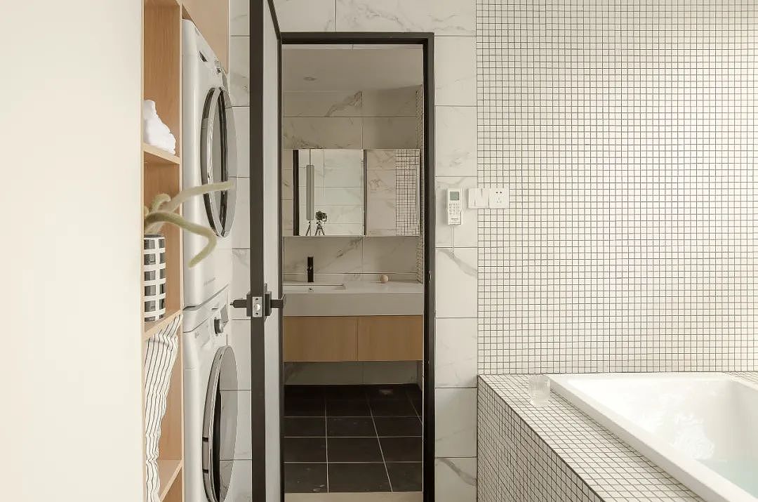 买下94㎡,舍一室换超棒“卫浴套间”,一个人住太爽!