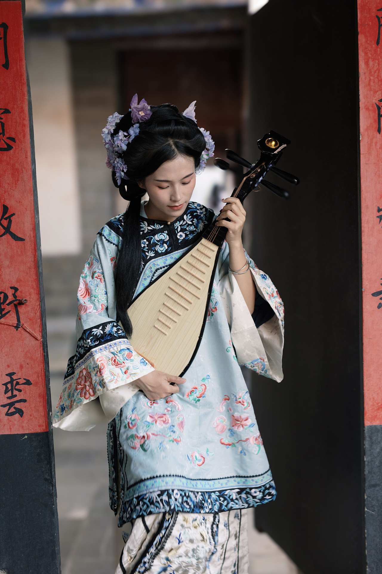 四角天空 走不出的红墙绿砾 古风摄影 清汉女 国风美学（图ZMzYxOTIxNTc2） - 人像摄影 - 站酷设计师Cc成晨原创素材 - 站酷ZCOOL