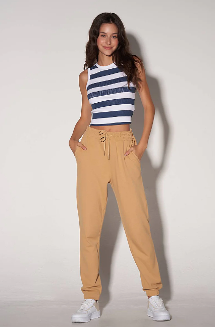 甜美大长腿小麦色女模 服装拍摄