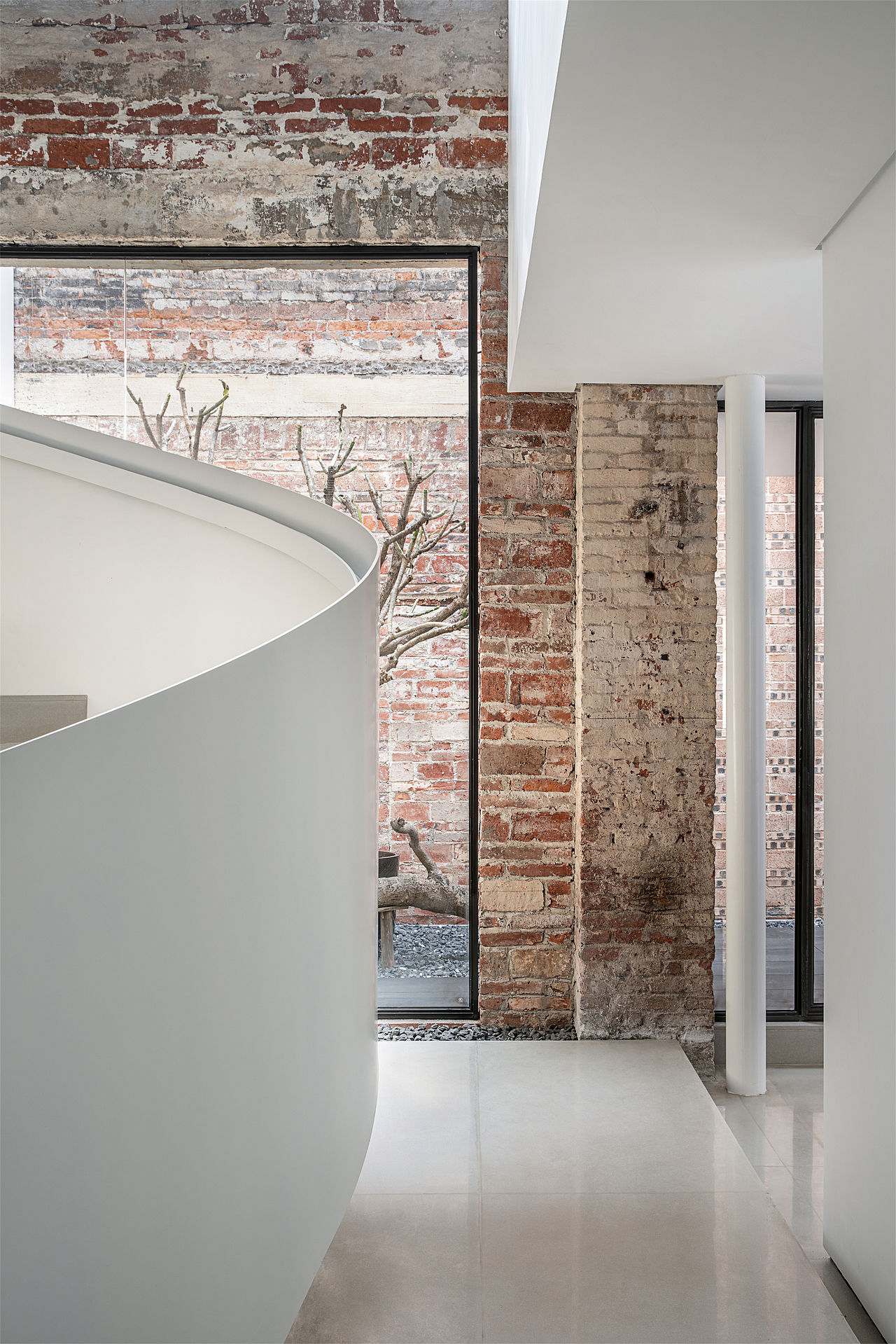 LEW丨厂房改造丨卫浴美学空间（图ZMzAwMjgxMDg0） - 商业空间设计 - 站酷设计师里与外创意原创素材 - 站酷ZCOOL