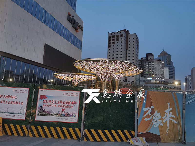 兰州万象城异形不锈钢曲面景观  发光不锈钢曲面雕塑
