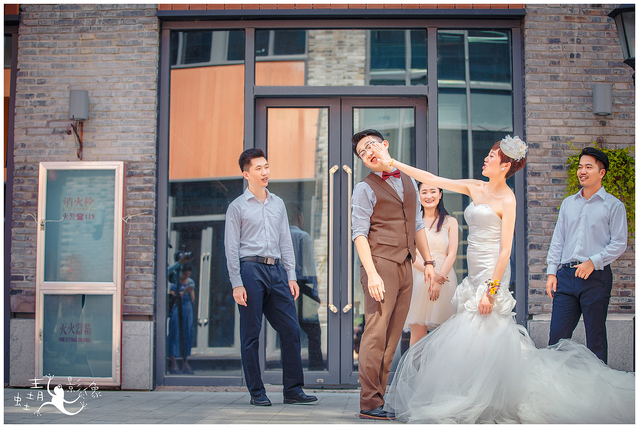 青蛙摄影婚礼拍摄-逗逼是你逗逼!