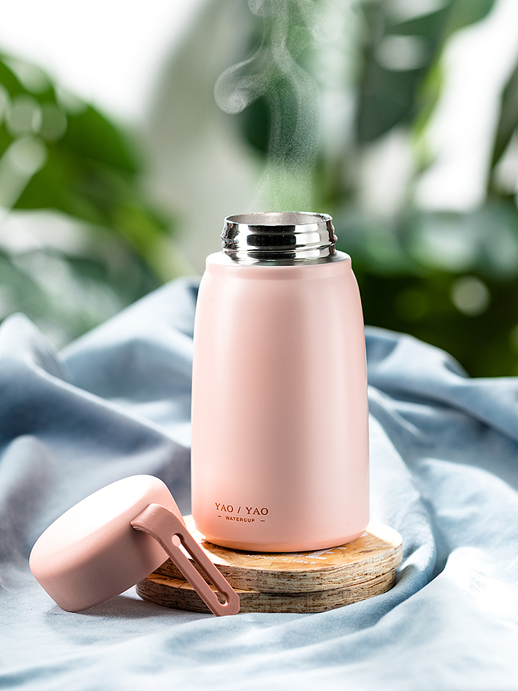 小巧保温杯 | 可爱便携保温杯 保温杯摄影 南京摄影（图ZMTg2NTAwMDgw） - 产品摄影 - 站酷设计师漫渡光影原创素材 - 站酷ZCOOL