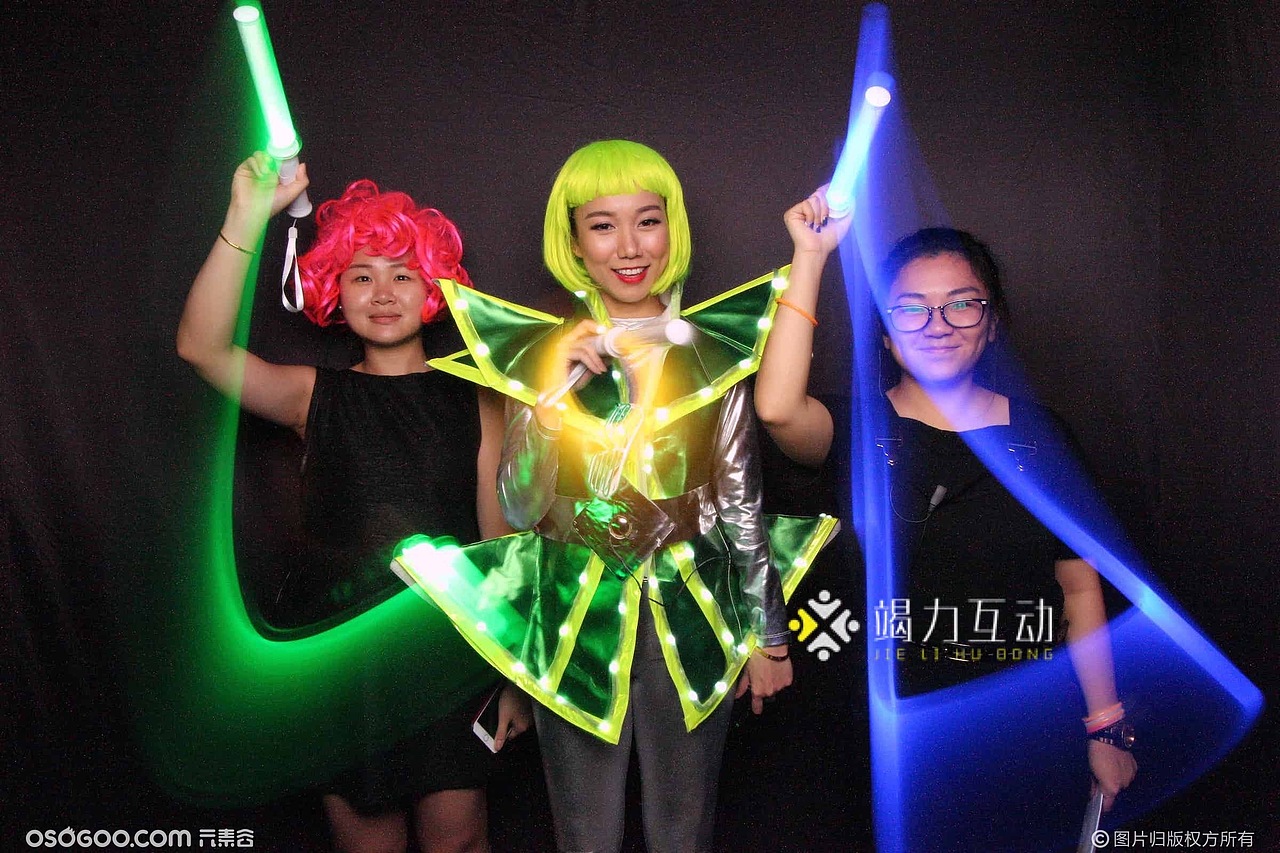 #光绘涂鸦#潮流互动拍照#网红打卡#光绘签到#签到互动（图ZMjY3OTUzMzM2） - 时尚/艺术摄影 - 站酷设计师Ken_Pluto原创素材 - 站酷ZCOOL