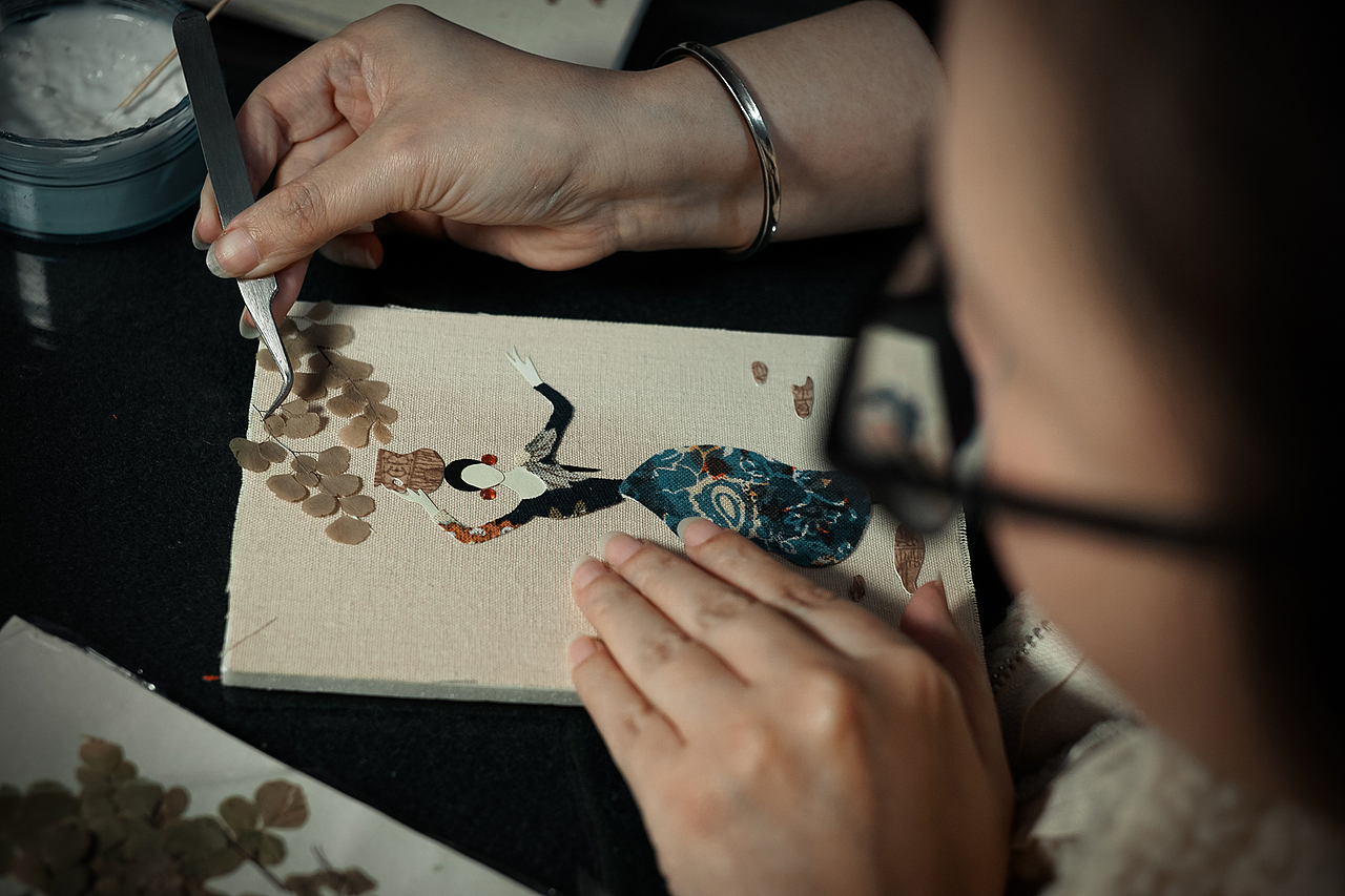 “传承非遗文化,讲述抚顺故事“——情系满族布贴画