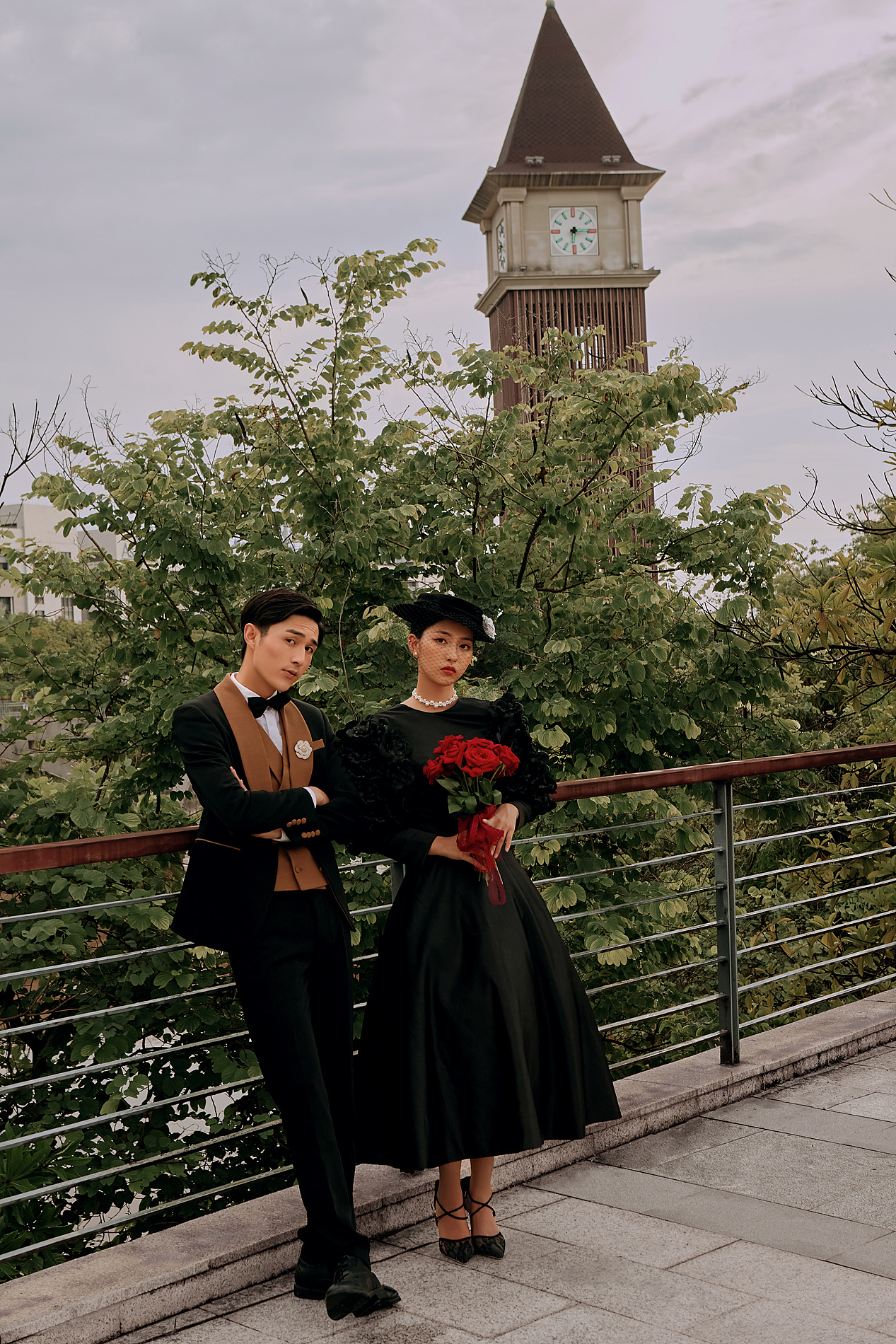 钟楼建筑婚纱照
