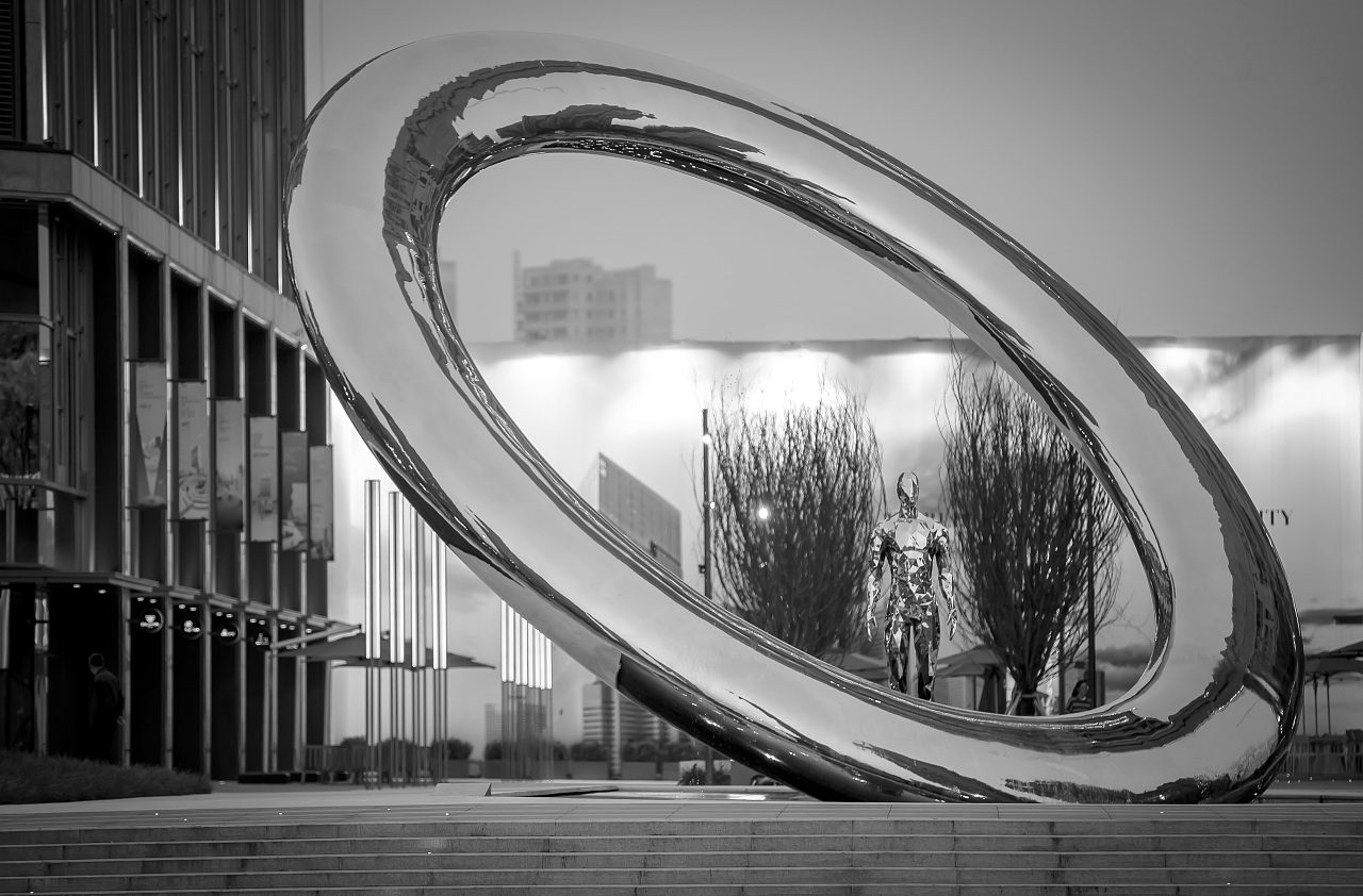 万科未来之光雕塑