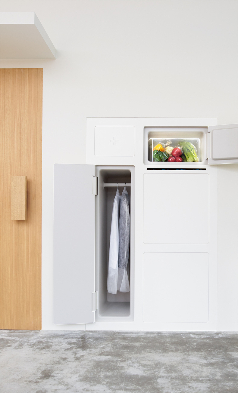 当住户不在家时,邮递员会将衣物挂在架子上;将食物分门别类地放在冷藏冷冻箱内;药品放在药物箱里;重要文件放在不能从外面取出的重要文件保存箱内。