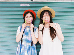 和好朋友见面就是幸福具像化