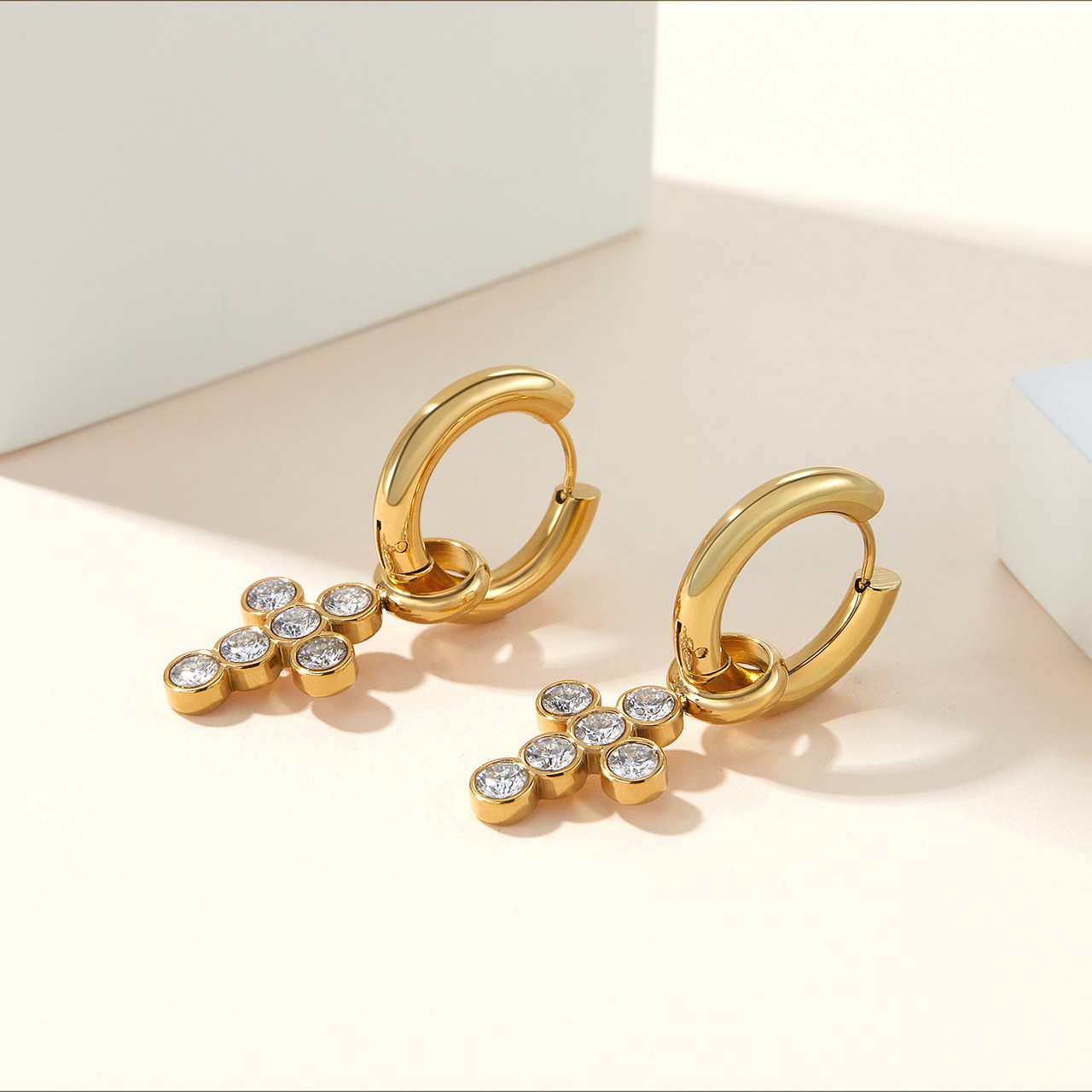 饰品场景拍摄（图ZMzA3MzE5MjU2） - 产品摄影 - 站酷设计师joyyep原创素材 - 站酷ZCOOL