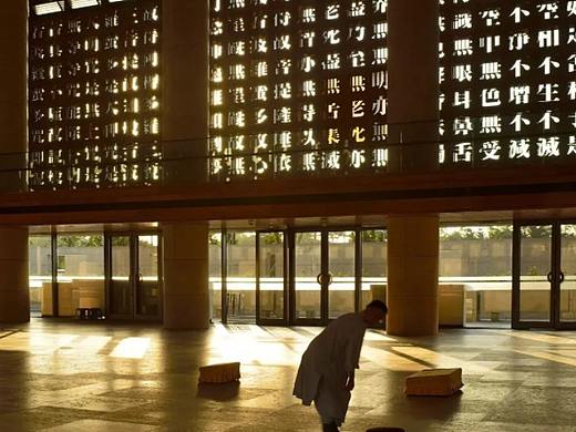 设计漫步|以设计作为视角认知世界,在智识的海边漫步