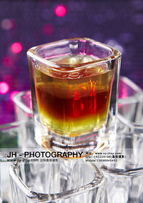 沈阳嘉恒商业广告摄影公司——炫酷美酒饮品（图ZMjQ5MzAyOA==） - 产品摄影 - 站酷设计师沈阳嘉恒摄影原创素材 - 站酷ZCOOL
