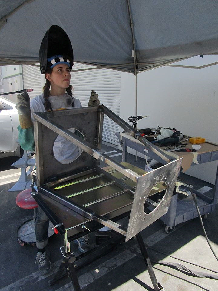 【ECC】Steve Wang操刀监制,英雄联盟授权Lucian圣枪游侠大比例雕像