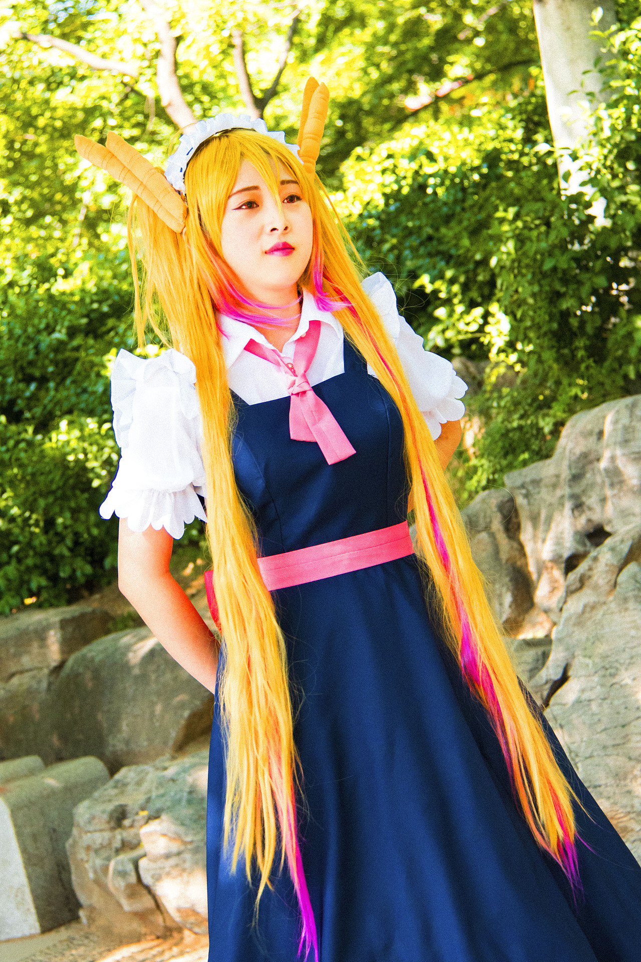 济南萌妹子户外cosplay龙女仆装