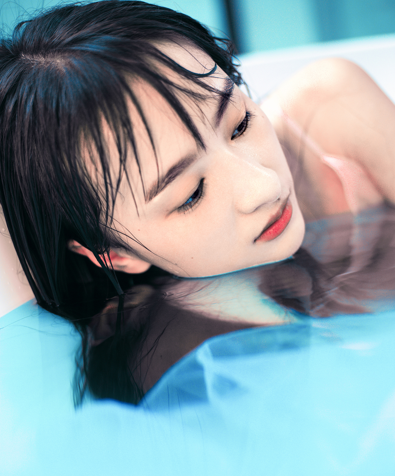 人像摄影——鱼缸里的美人鱼（图ZMjIxNDg3NzI4） - 人像摄影 - 站酷设计师千殇变无殇原创素材 - 站酷ZCOOL