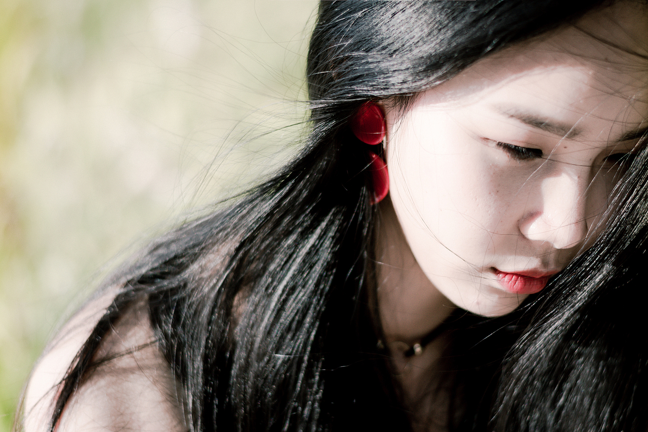 摄于深圳蛇口价值工厂 风格:复古情绪人像照