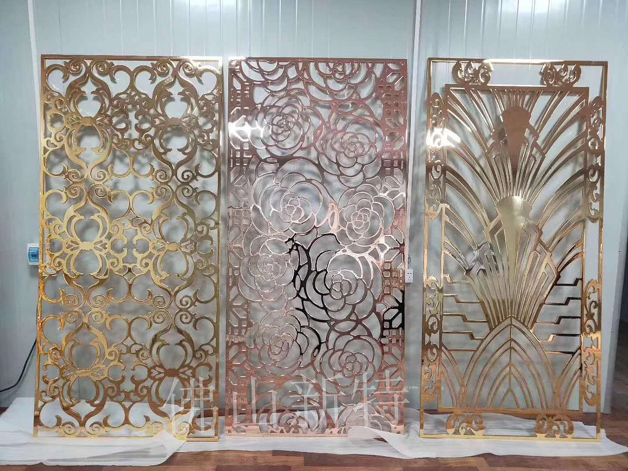 新型材铝板雕刻镂空屏风隔断的制作