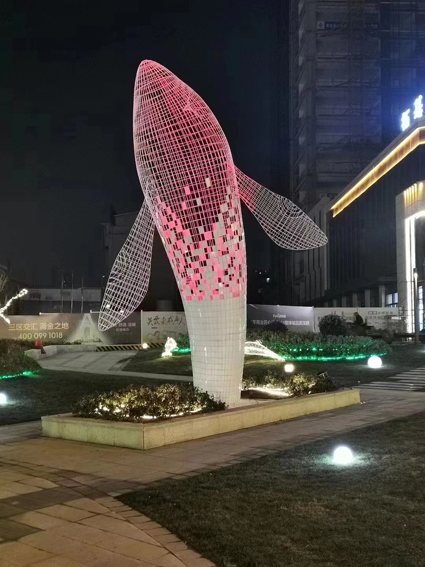 上海-不锈钢镜面镂空大鲸鱼制作过程展示（图ZMzQ2MjY4NjM2） - 雕塑 - 站酷设计师德森雕塑标识景观原创素材 - 站酷ZCOOL