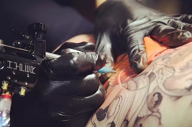 金鱼
<br>必须承认这个位置绝对敏感带，疼痛点有些高（咳咳~是想说性感的吧）。<br>