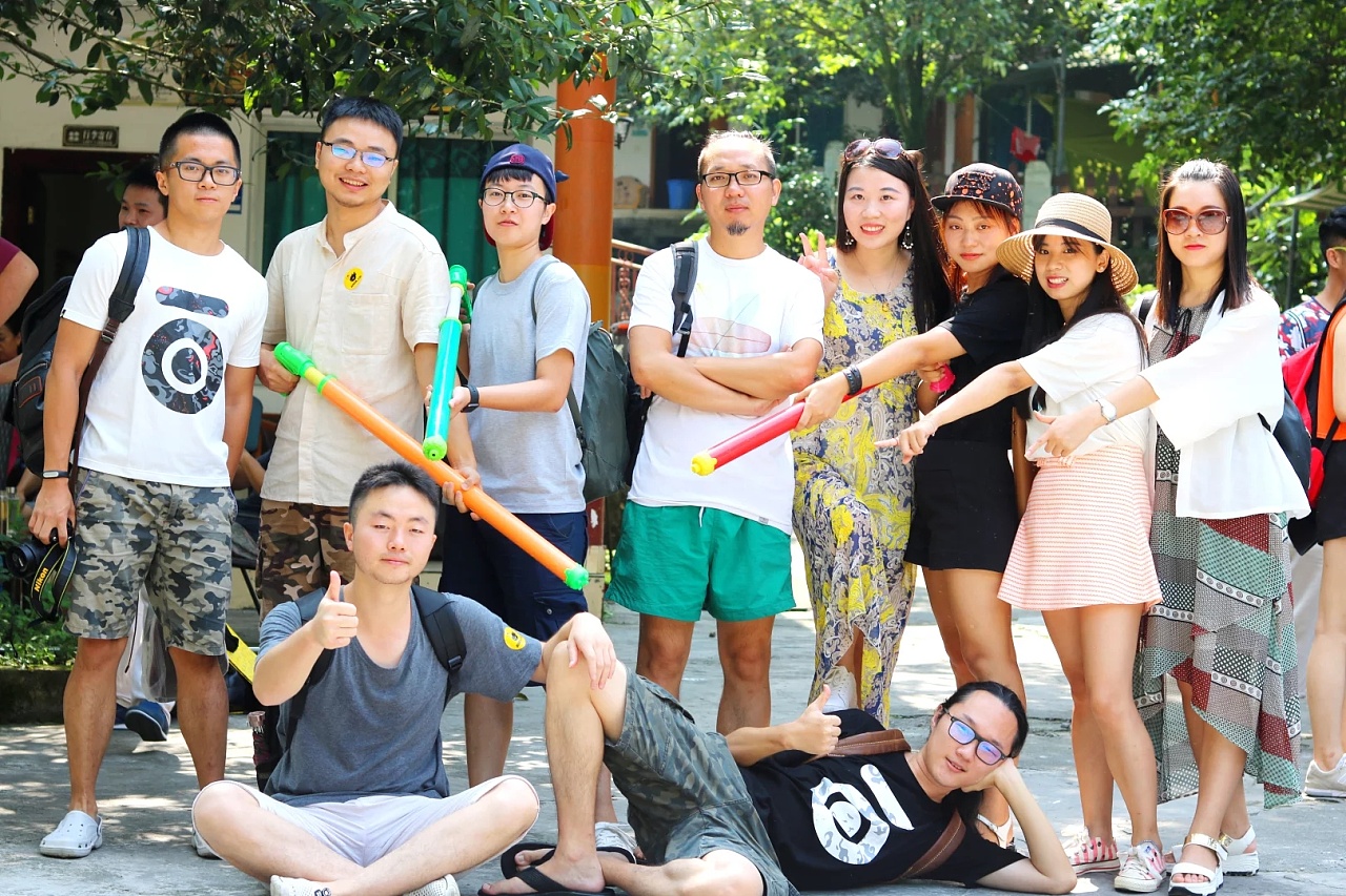 这个合照姿势我给82分,剩下的以6   6给