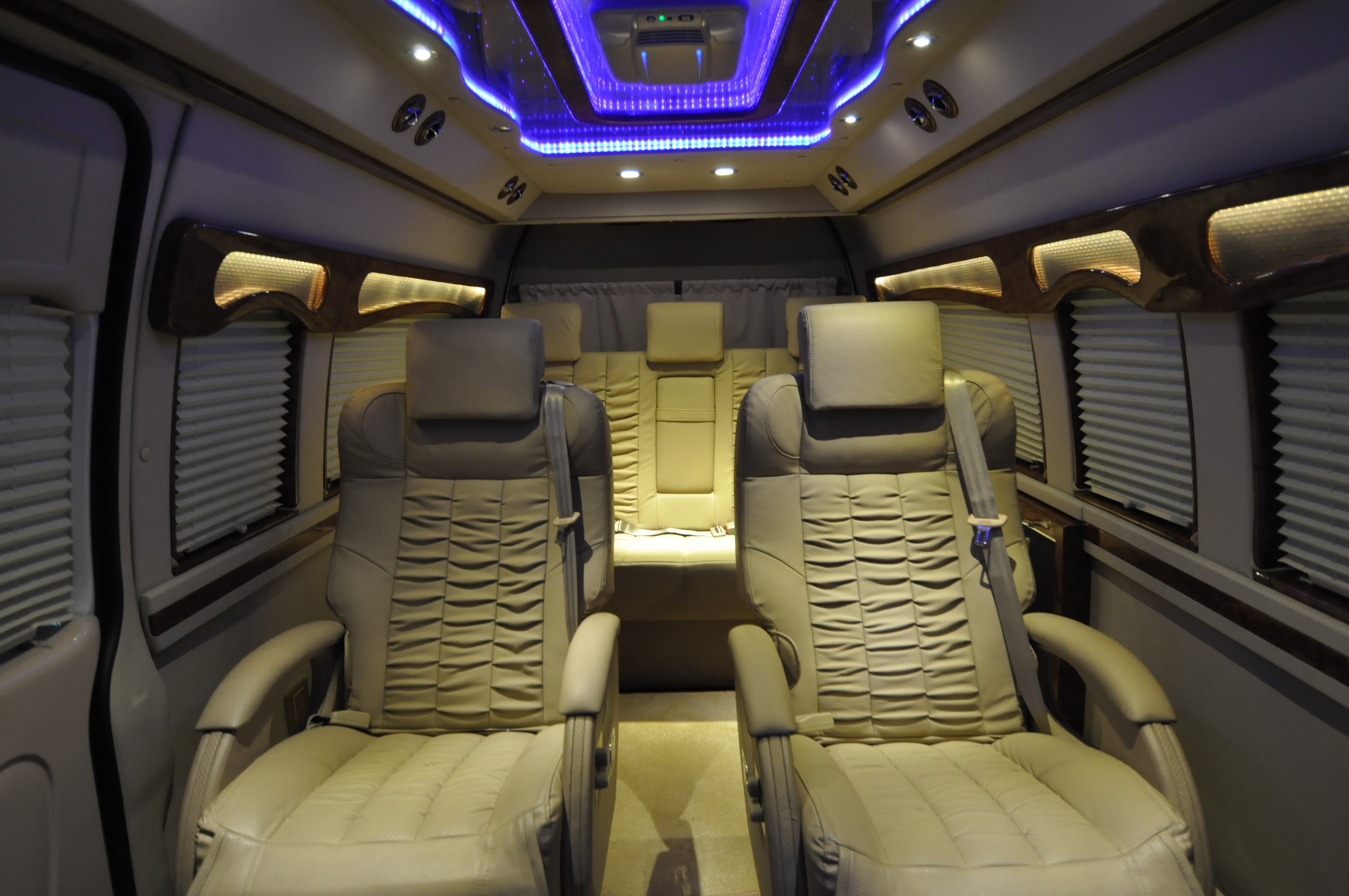 九龙a5车型7座vip商务舱