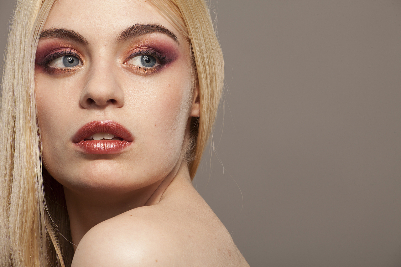 人像精修（图ZMjMwMDQyMjA0） - 修图/后期 - 站酷设计师设计的老涂原创素材 - 站酷ZCOOL