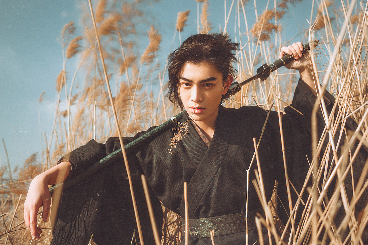 千山我独行,不必相送