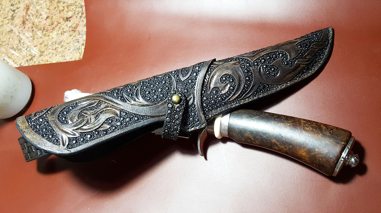 原创作品:异域风格雕花刀鞘