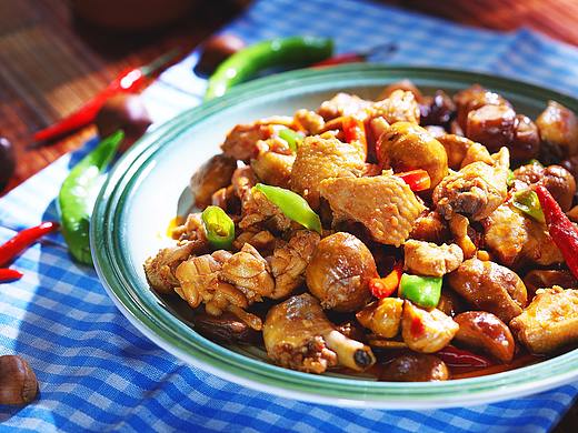 年夜饭 板栗烧鸡 | 美食短片 味蕾时光（个人主页-ZMjYxMjgyNTI=） - 短片 - 站酷设计师小蓝叔原创素材 - 站酷ZCOOL