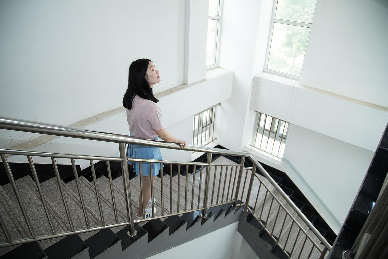 青春是打开了就合不上的书。（图ZMTE0MDI0OTMy） - 人像摄影 - 站酷设计师七月凉风原创素材 - 站酷ZCOOL