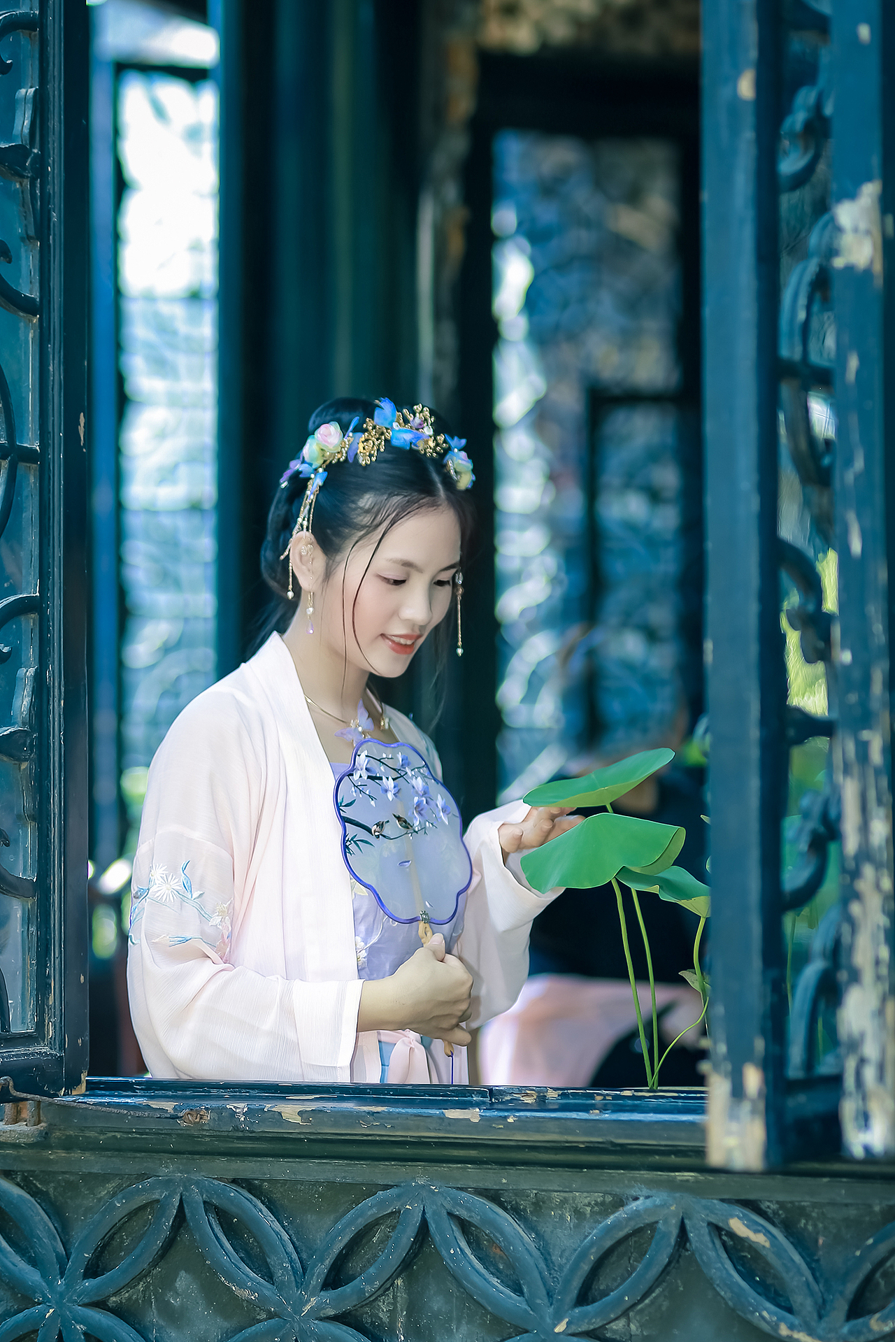 小米仪教汉服游余荫