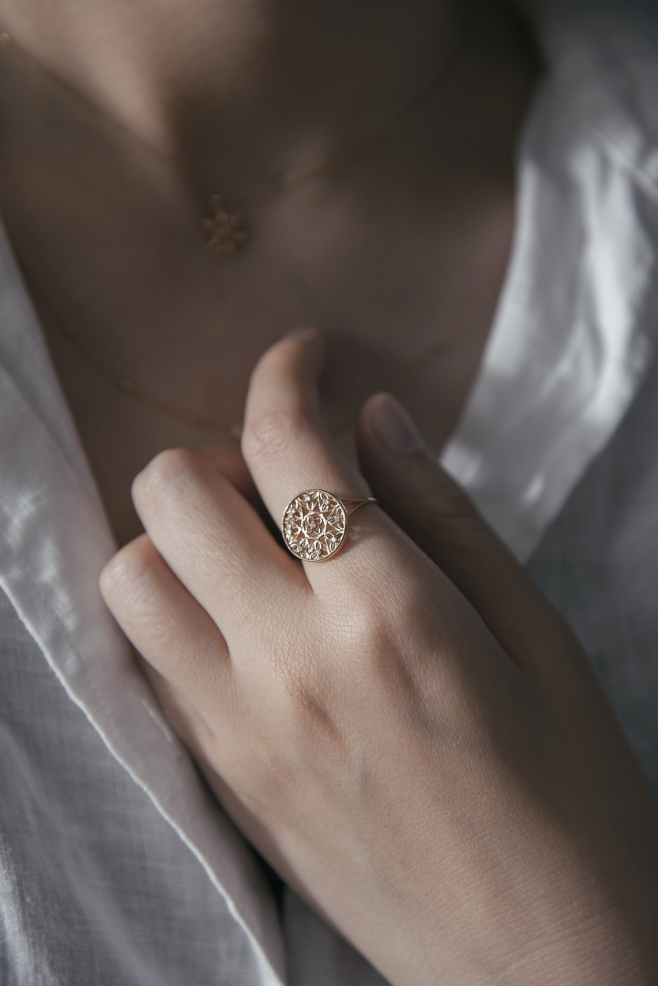 K金鏤空造型項鏈（圖ZMTYxNjE4MTgw） - 產(chǎn)品攝影 - 站酷設計師Dim750原創(chuàng)素材 - 站酷ZCOOL