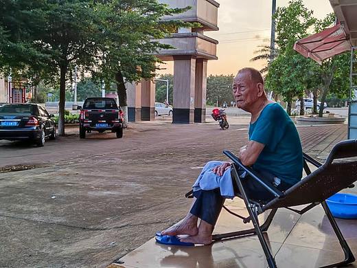 陪伴（個人主頁-ZNTU2NzA4MDQ=） - 人像攝影 - 站酷設(shè)計師Z29500702原創(chuàng)素材 - 站酷ZCOOL