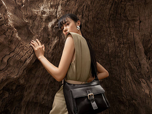 敦煌一组商业拍摄 包包 服装 等品牌