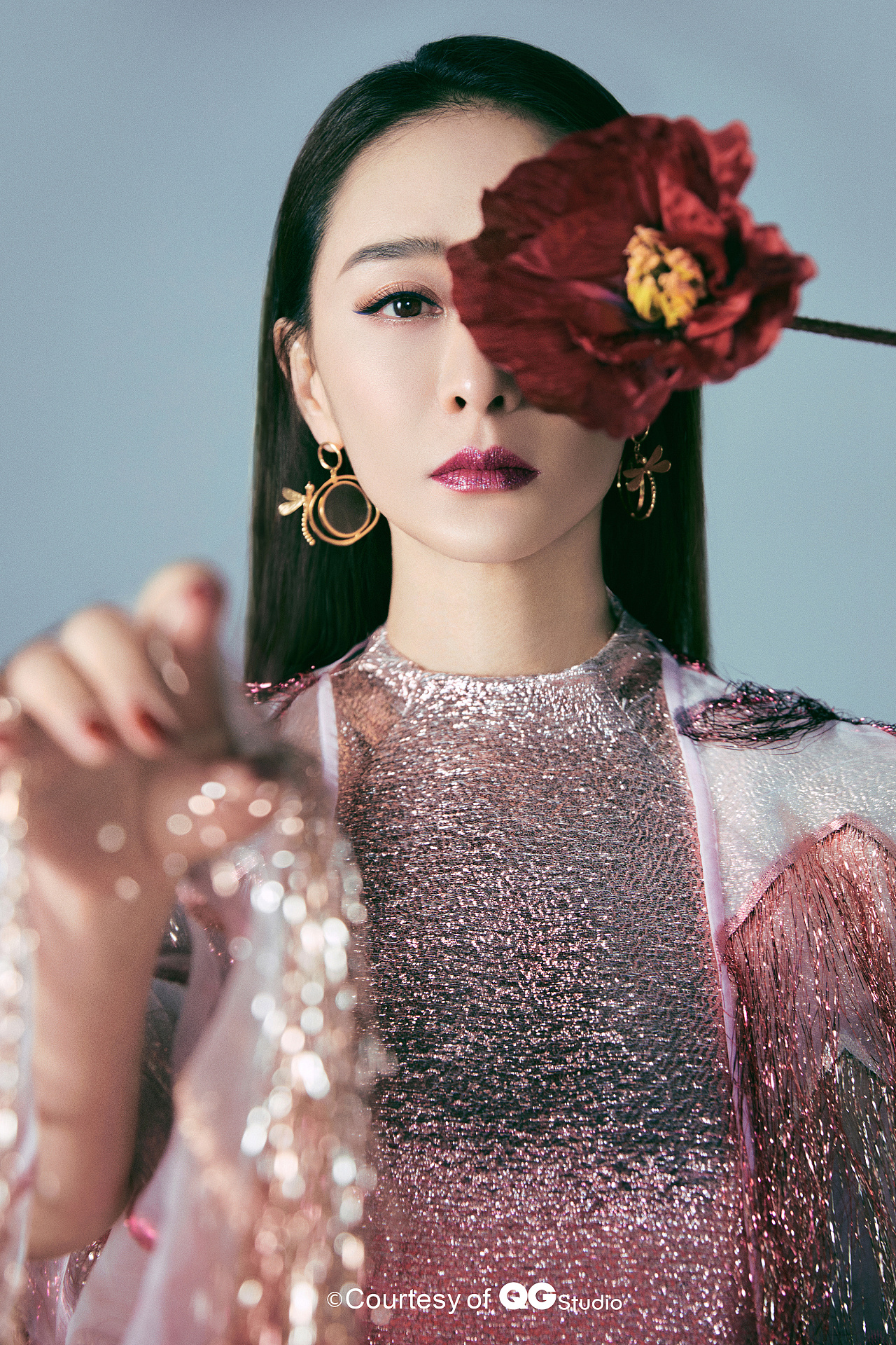 明星杂志拍摄陈德容