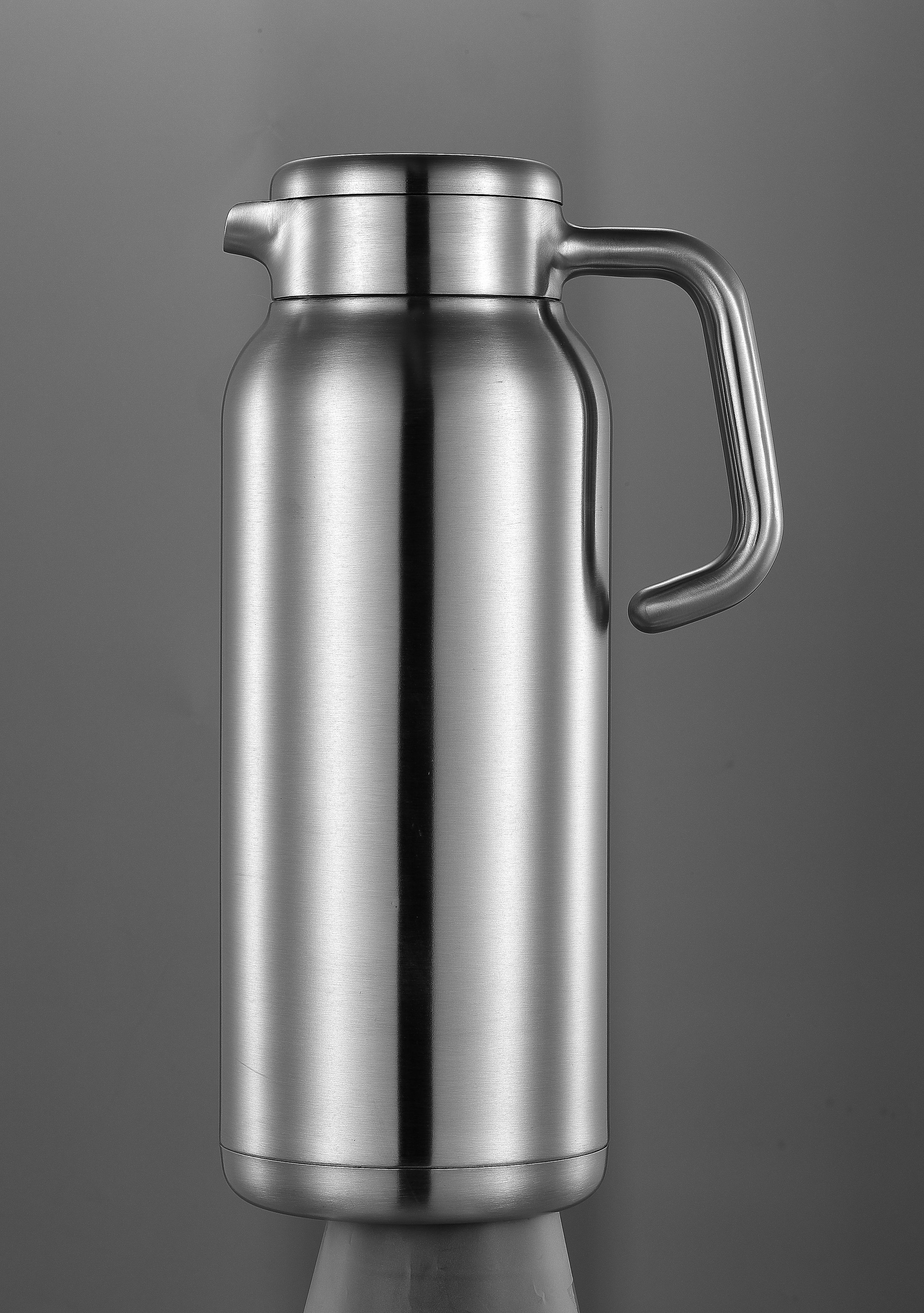 青年人摄影尚尼不锈钢保温瓶 原图