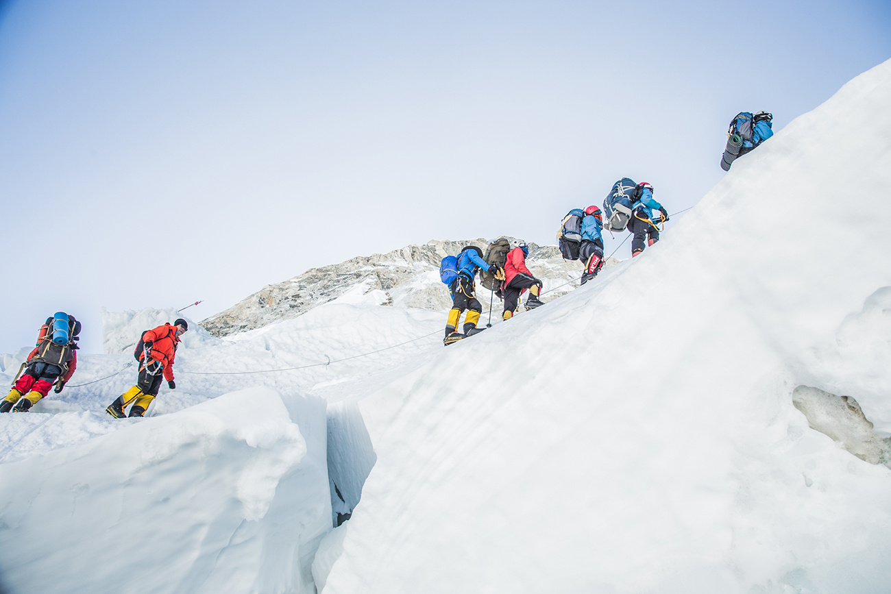 C视频丨“川藏队”再次登顶珠峰，登山队员带你第一视角感受世界之巅_四川在线