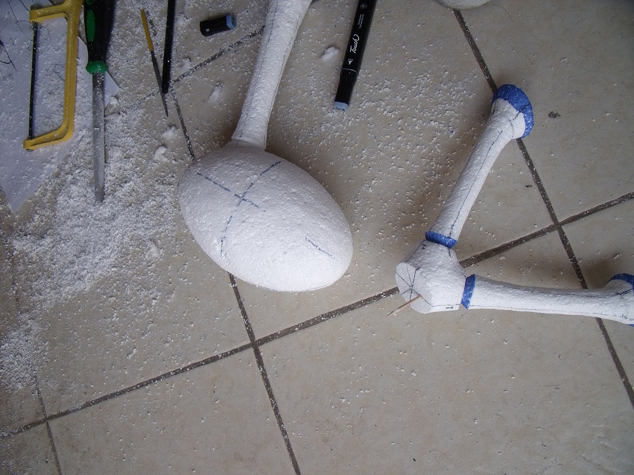 有兴趣的话最好亲自动手做个泡沫模型,感受下创意的在现实的映射,你会