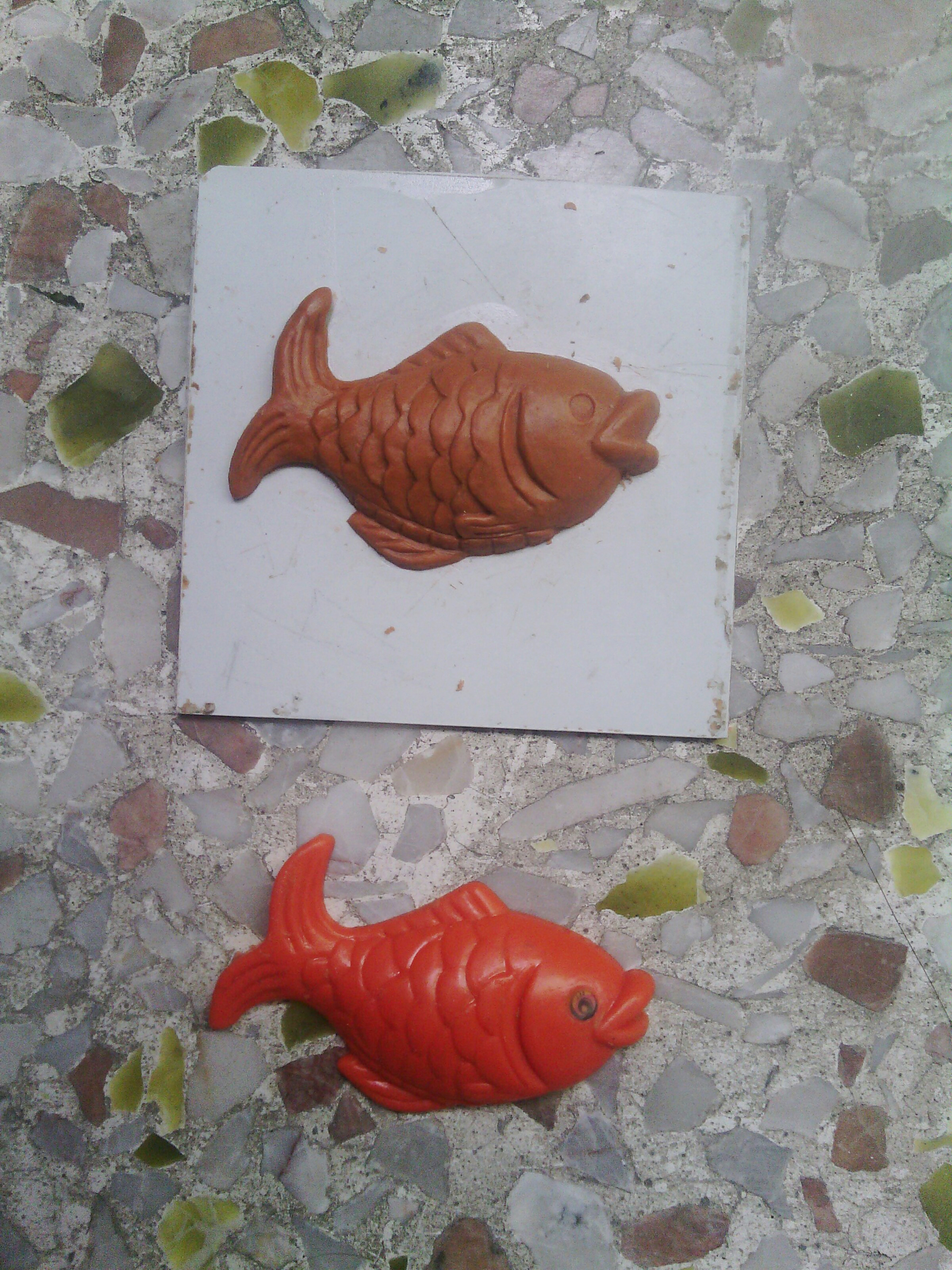 近一周左右做的泥雕练习-1:1立方体-浮雕鱼-小黄鸭