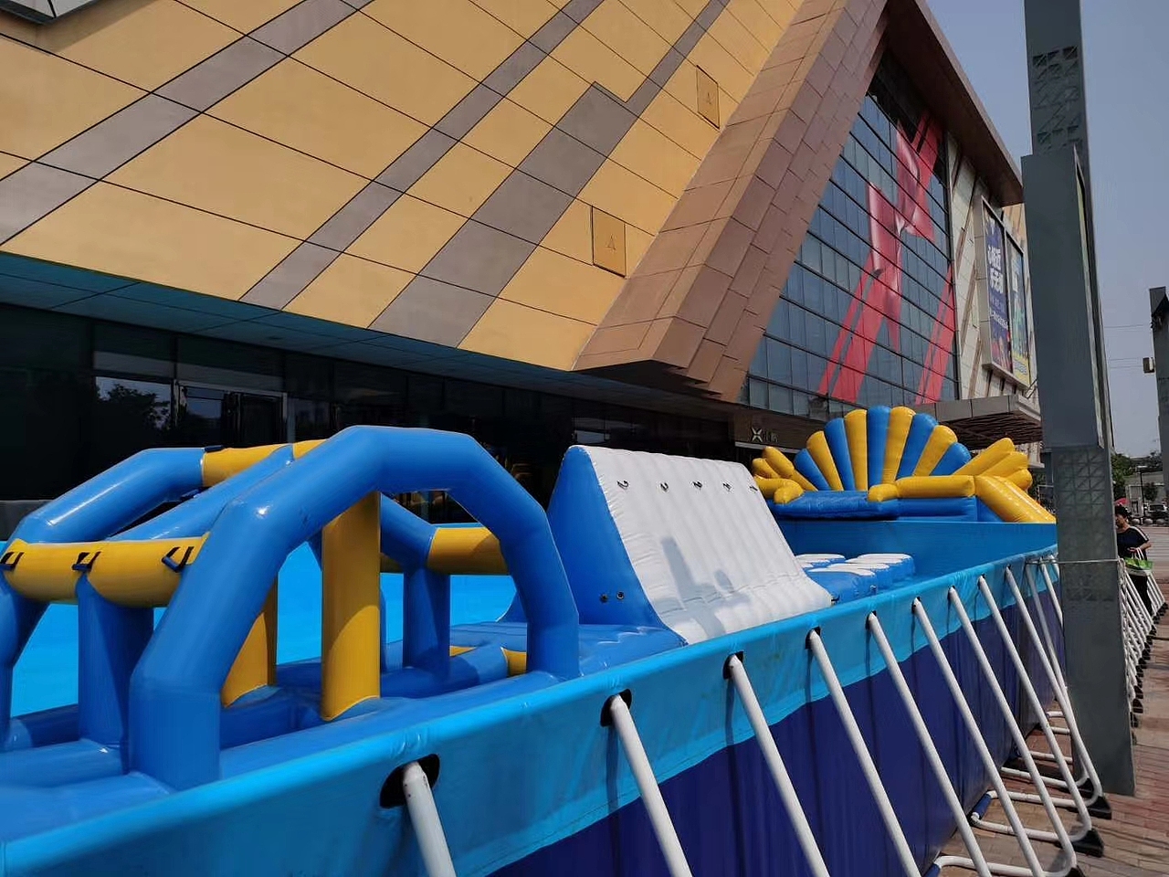 水上闯关厂家出租租赁 55米×10米 专业制作气模厂家