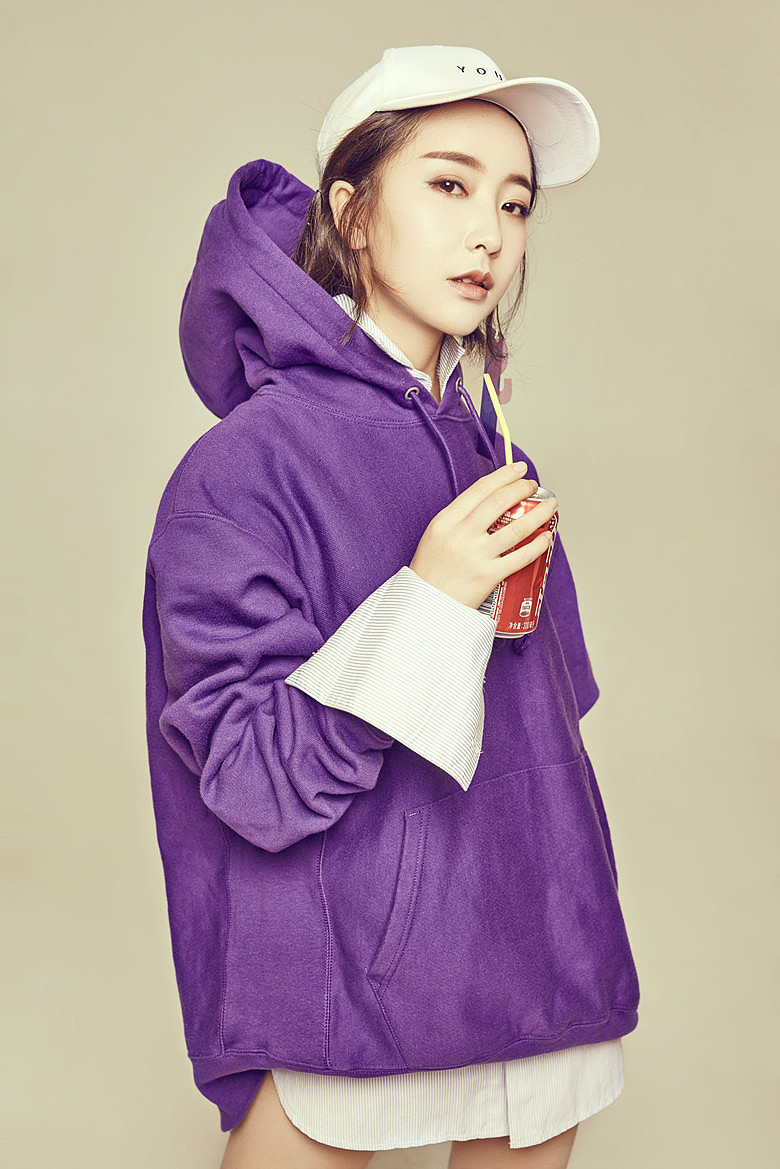 艺人费伟妮（图ZMTA2NzkzMTEy） - 人像摄影 - 站酷设计师漂白狗原创素材 - 站酷ZCOOL