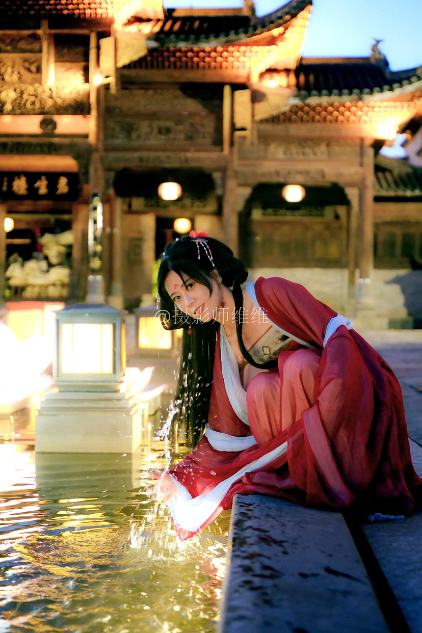 听闻江南有一美人