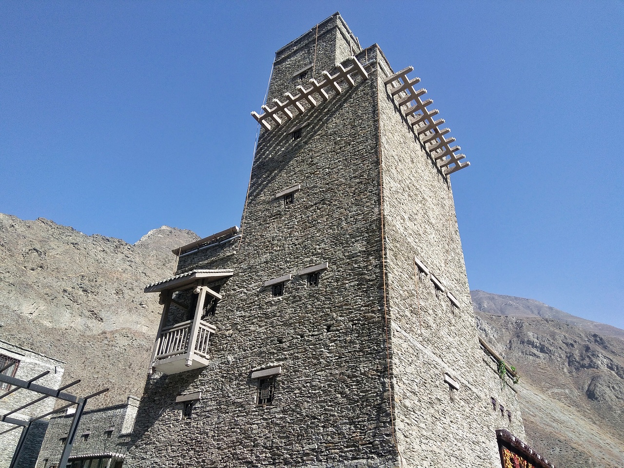 【CRXM】虔诚红色桃源--色达