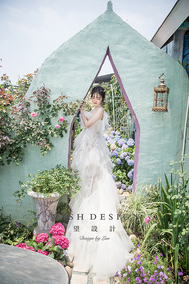 绣球花园里的月历女孩（图ZMTIwMTg5NDMy） - 正装/礼服 - 站酷设计师婚纱设计师兰奕原创素材 - 站酷ZCOOL