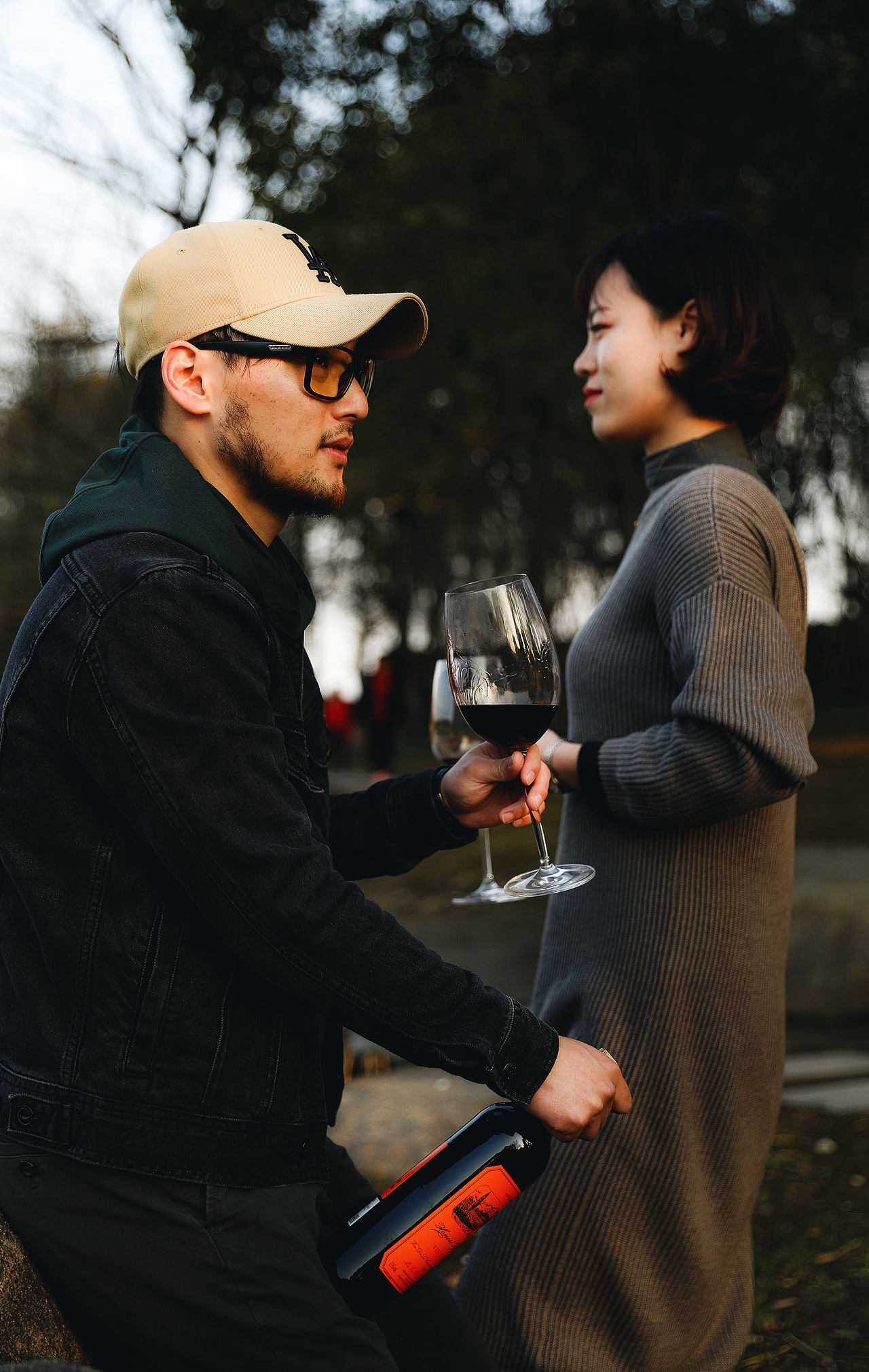 红酒类人像外景拍摄