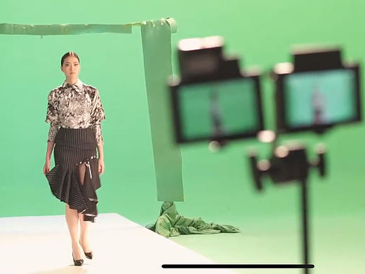 绿幕下的时装虚拟线上走秀 #绿幕走秀#线上服装走秀