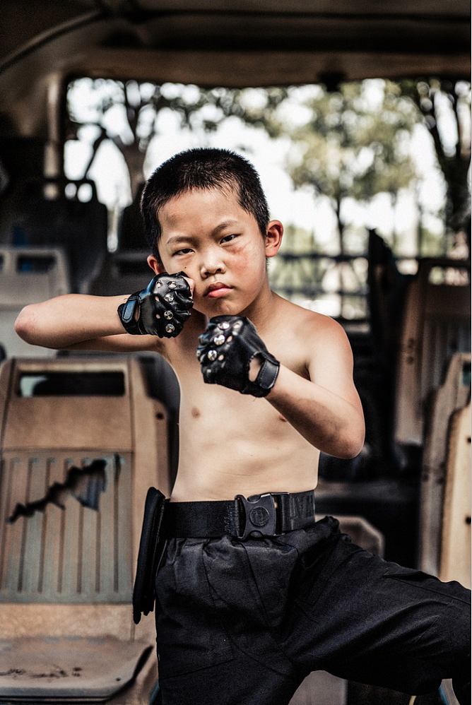 【少年英雄特警梦一】