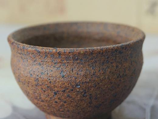 一只,无釉高温粗陶茶杯