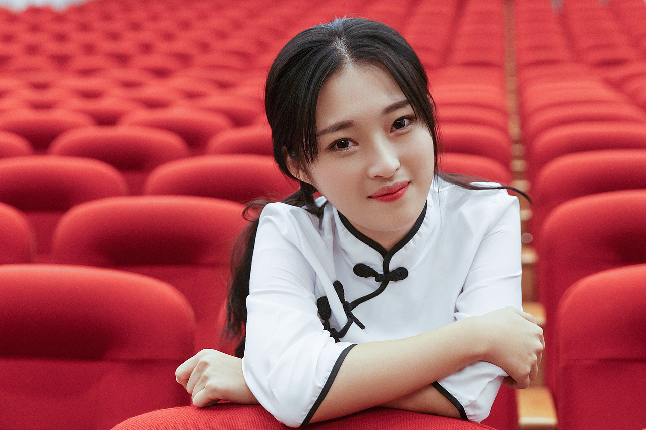 【校色后】