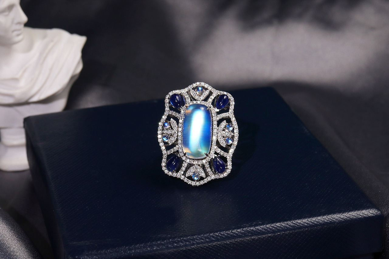 珠宝摄影18k金月光石戒指吊坠两用款原图调亮